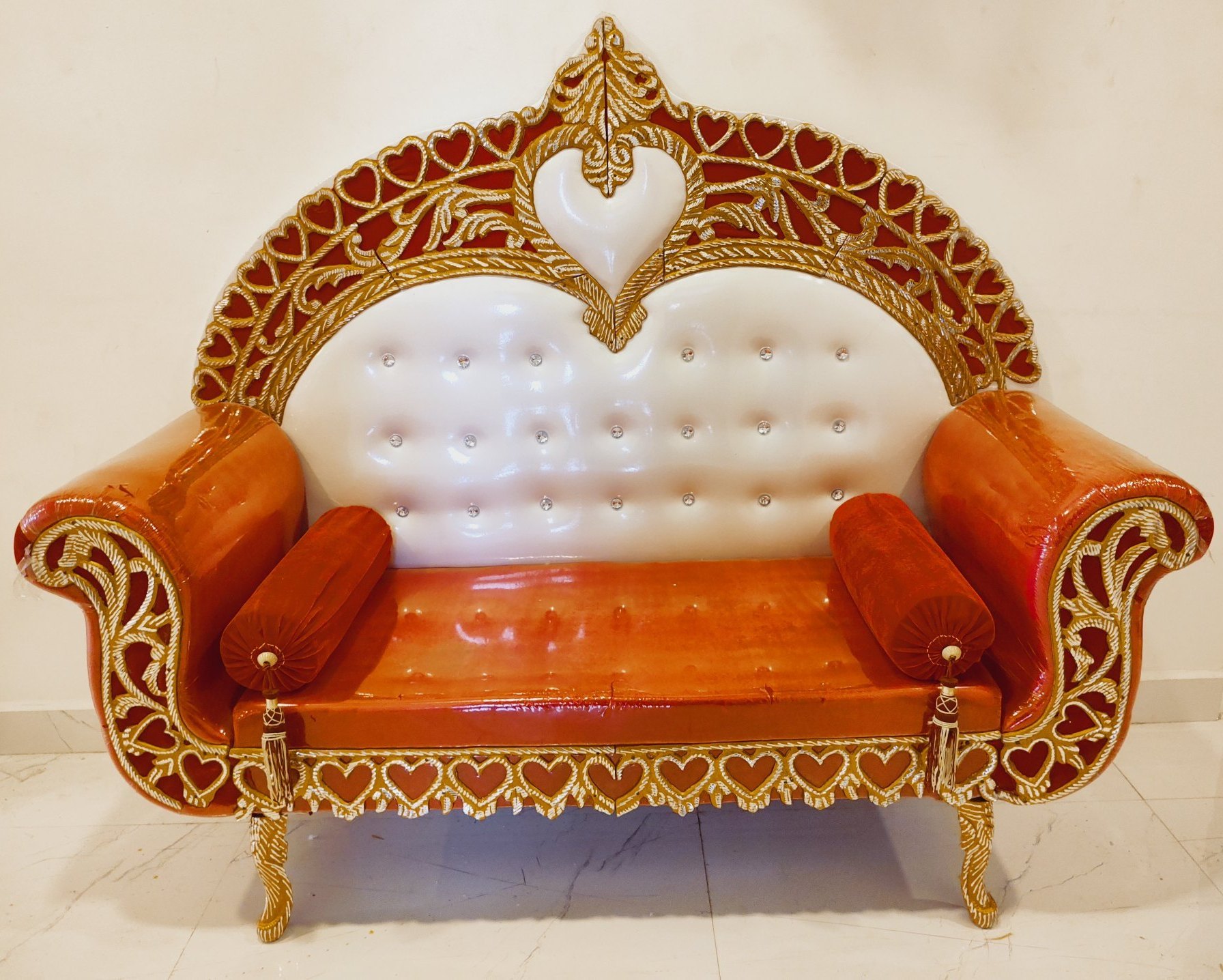 6779082b28cfd-LU-193664668-wedding-couple-sofa.jpg