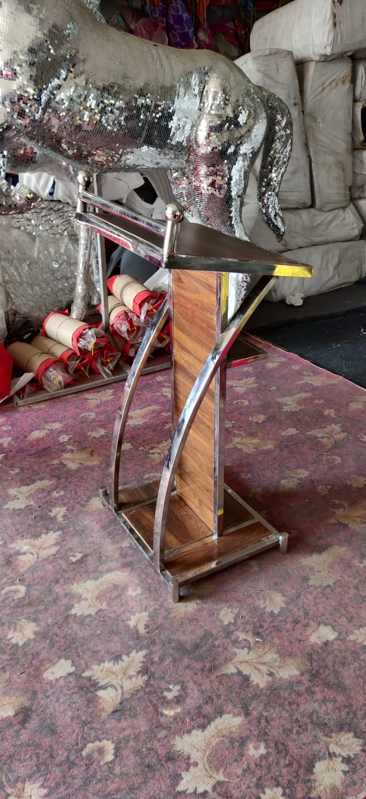 677926d02b5aa-Wooden_Podium_6000-.jpeg
